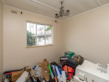 2 Bedroom Flat & Apartment