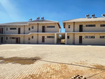 2 Bedroom Flat & Apartment