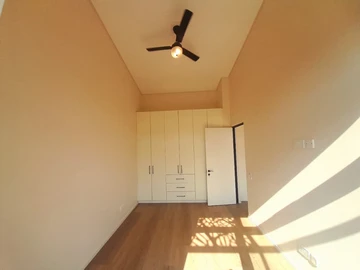 2 Bedroom Flat & Apartment