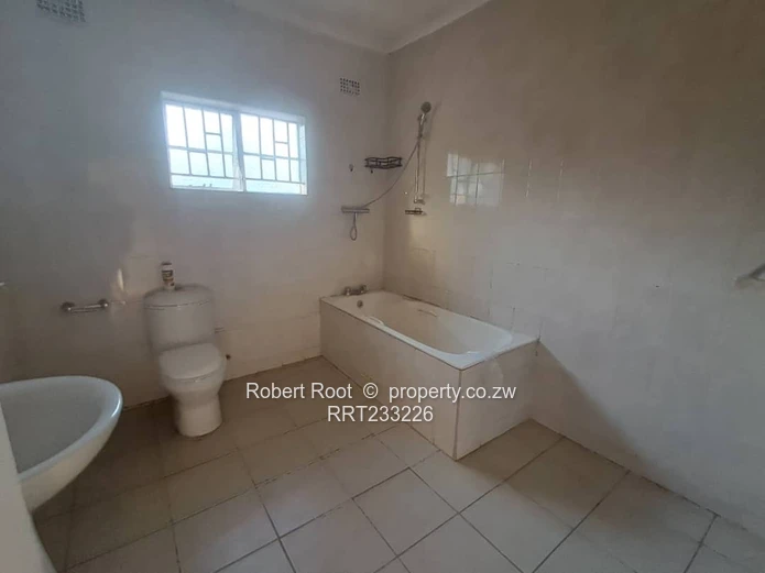 Spacious 4 bed family home in New Marlbrough