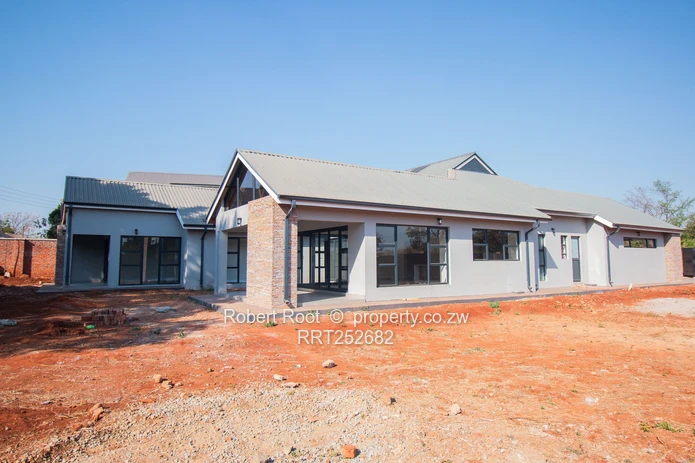 Modern newly built, 4 Bed family home, on 2000 sqm, off Carrick Creagh in Quinnington, Harare.