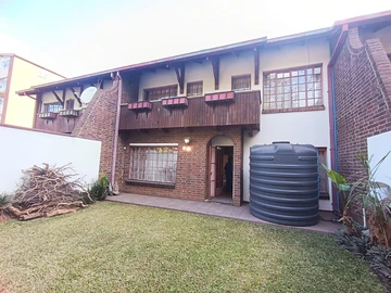 4 Bedroom Flat & Apartment