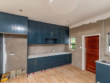 3 Bedroom Flat & Apartment