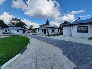 3 Bedroom Flat & Apartment