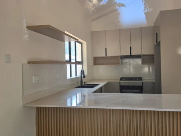 3 Bedroom Flat & Apartment