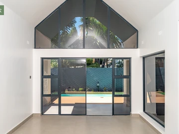 4 Bedroom Garden Flat