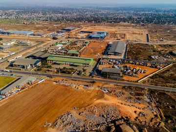 Commercial & Industrial Land