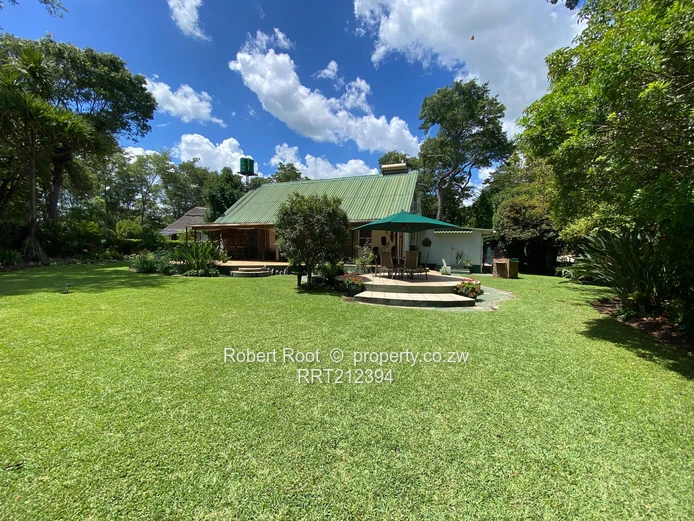 Lakeside Oasis – Ideal Family Home (Sole Mandate)