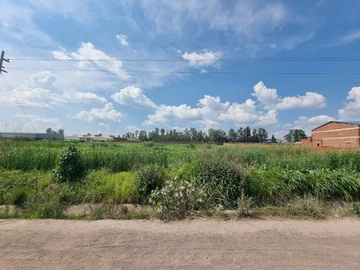 Commercial & Industrial Land