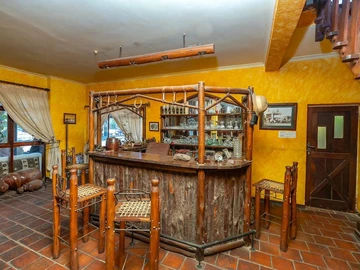 Farm & Agricultural Land