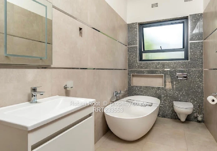 Stunning Home in Prestigious Neighboorhood