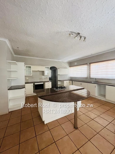 7 bed home in Glen Lorne