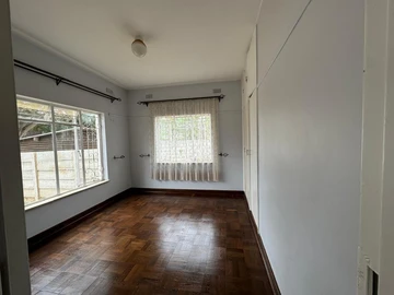 2 Bedroom Flat & Apartment