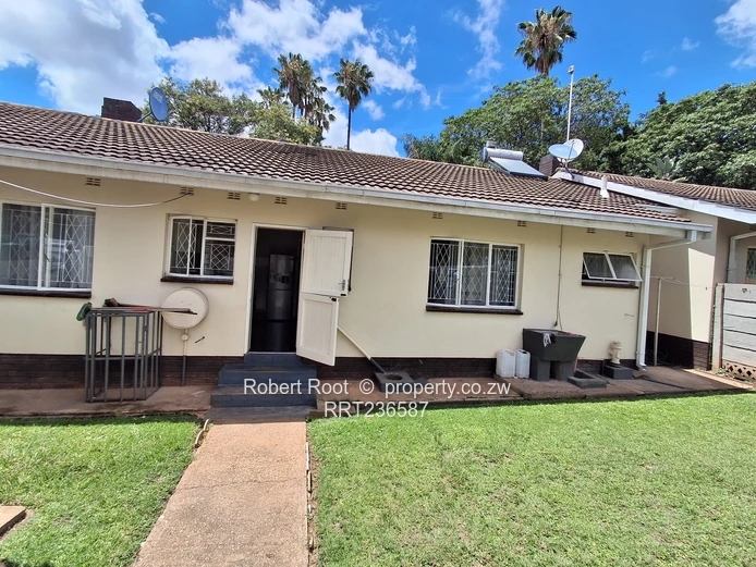 Neat 3 Bed Flat To Rent In Avondale