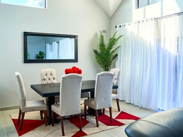 3 Bedroom Flat & Apartment