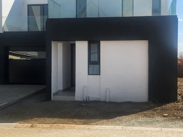 4 Bedroom Garden Flat