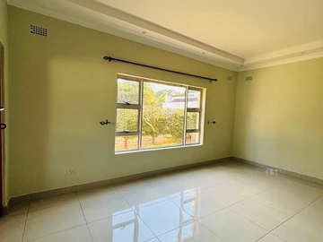 3 Bedroom Flat & Apartment