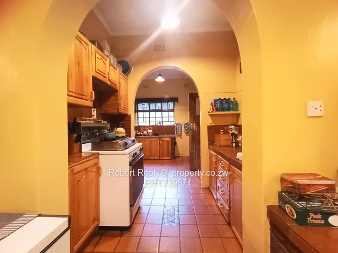 5 bed house to rent in Avondale - The Ridge