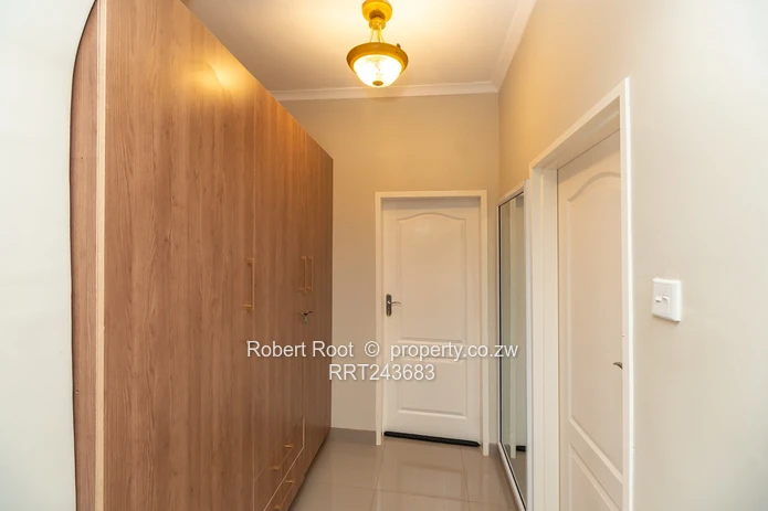 Stunning 3 bed fully furnished apartment!