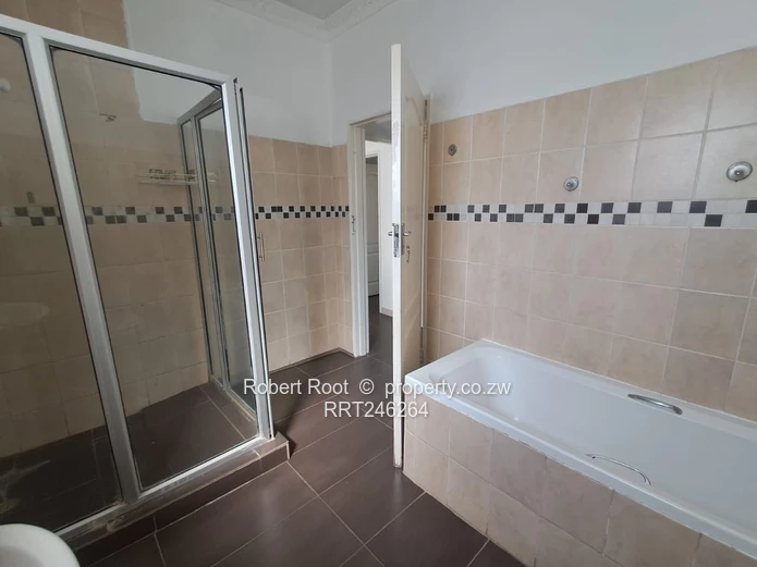 Spacious 3 bed duplex townhouse