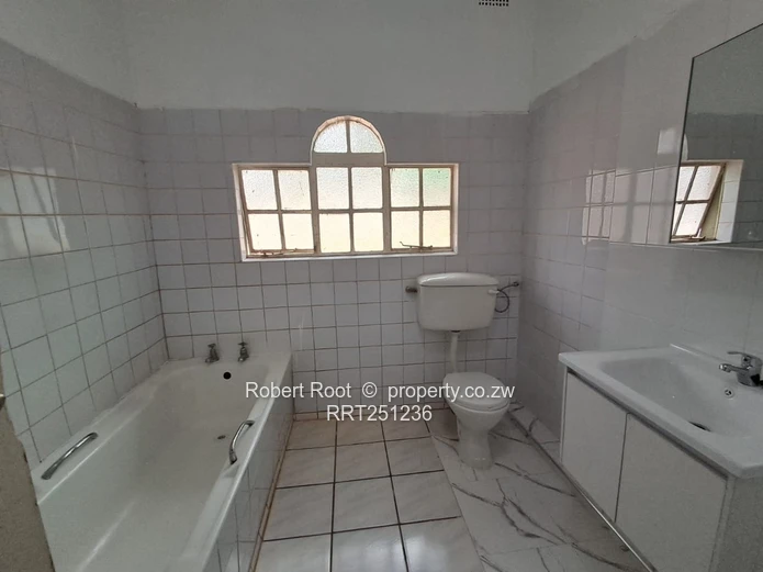 3 bed family home in Mandara