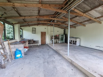 Farm & Agricultural Land