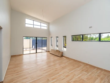 3 Bedroom Flat & Apartment