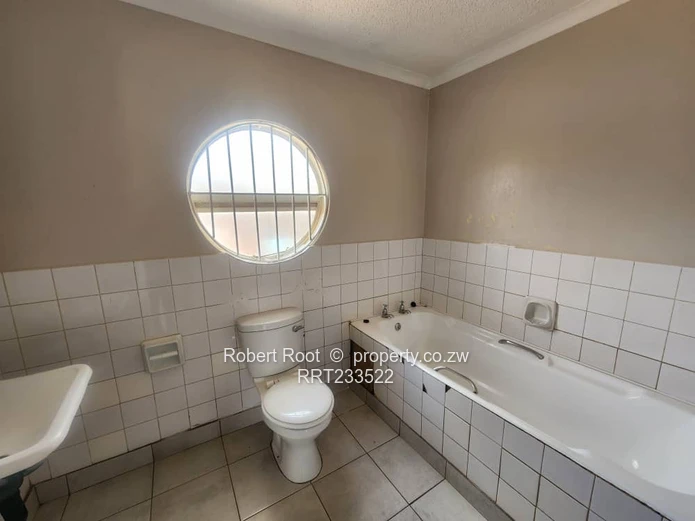 3 Bedroom Duplex Flat to Rent in Marlborough 