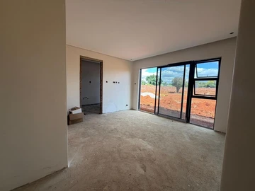 4 Bedroom Flat & Apartment