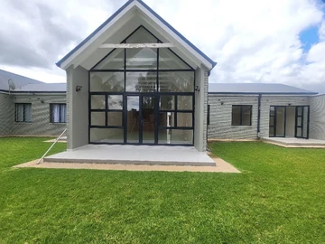 3 Bedroom Garden Flat