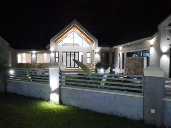 7 Unit Townhouse Complex