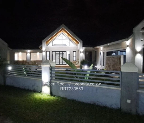 Stunning Home in Prestigious Neighboorhood