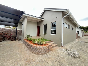 3 Bedroom Flat & Apartment
