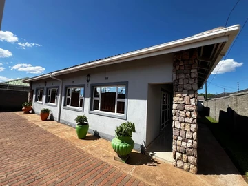 Vicfalls Guesthouse for Sale