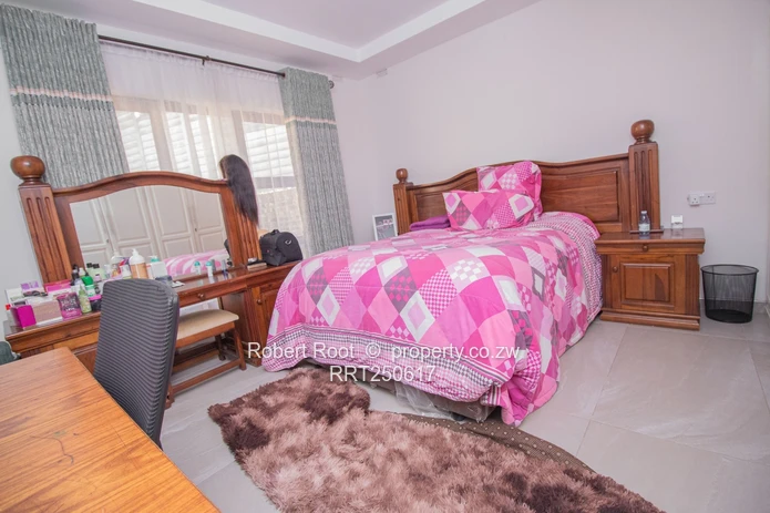 Well established home nestled in leafy Glenlorne set on 5376 sq meters