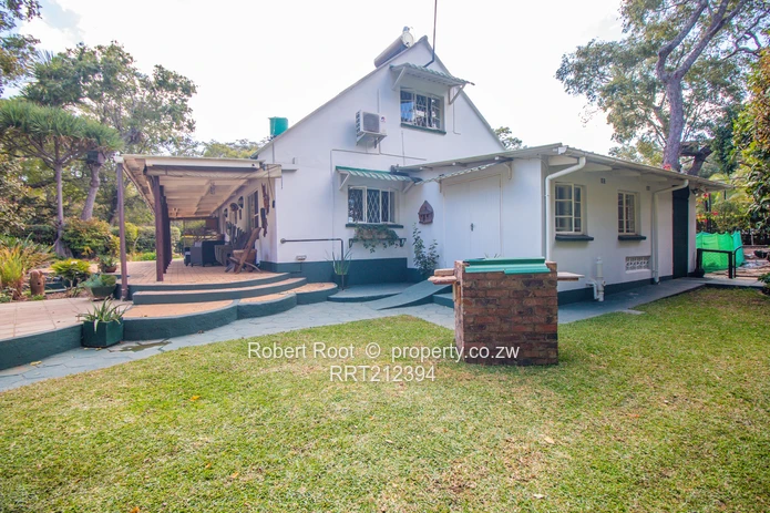 Lakeside Oasis – Ideal Family Home (Sole Mandate)
