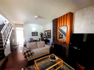 2 Bedroom Flat & Apartment