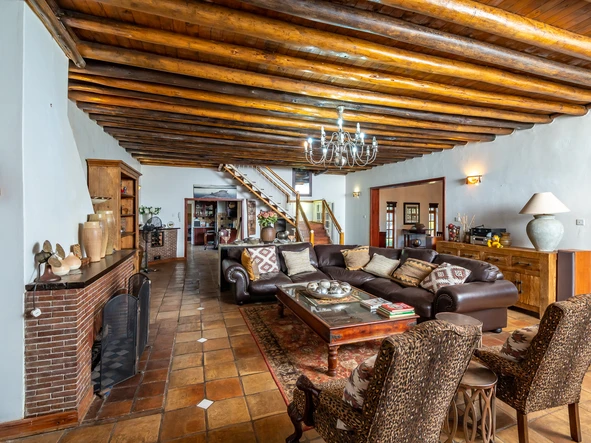 Farm & Agricultural Land