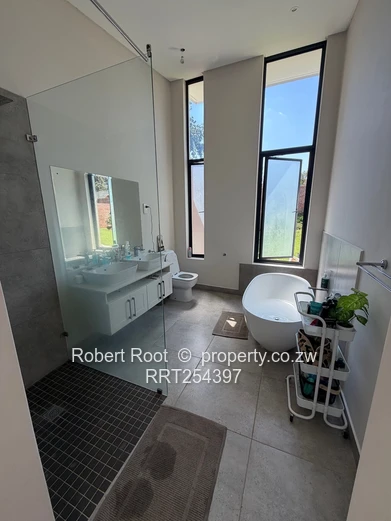 Secure And Spacious Townhouse In Newlands