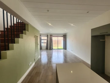 2 Bedroom Flat & Apartment