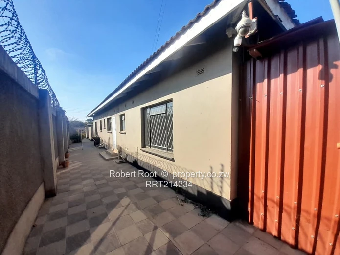 4 Bedroom House for rent in  Waterfalls (Mainway Meadows)