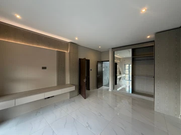 3 Bedroom Garden Flat