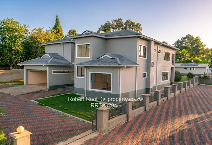 Luxury 5-Bed Cluster House With Pool-Chisipite