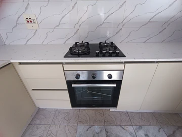 4 Bedroom Flat & Apartment