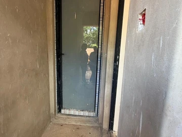 4 Bedroom Flat & Apartment