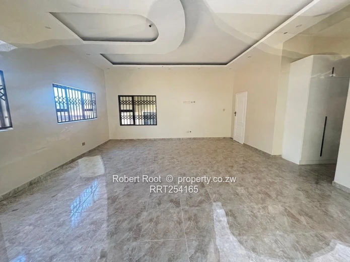 6 Offices to let 