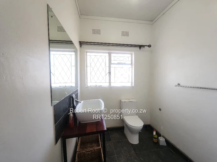 Charming 3 bedroom family home to let in Northwood