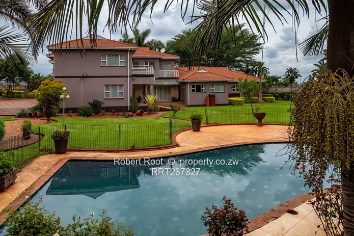 Exclusive Luxury 6-Bedroom Home On 6,000 Sqm 