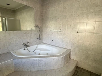 3 Bedroom Garden Flat