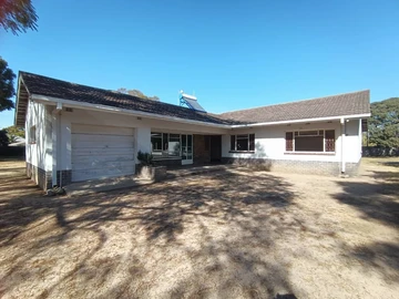 3 bed family home or Office space in Greendale